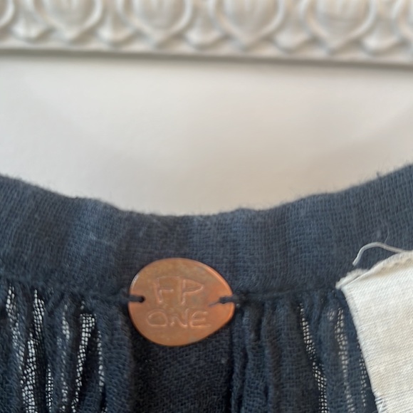 Free People Black Embroidered Blouse Sz M - Picture 3 of 7